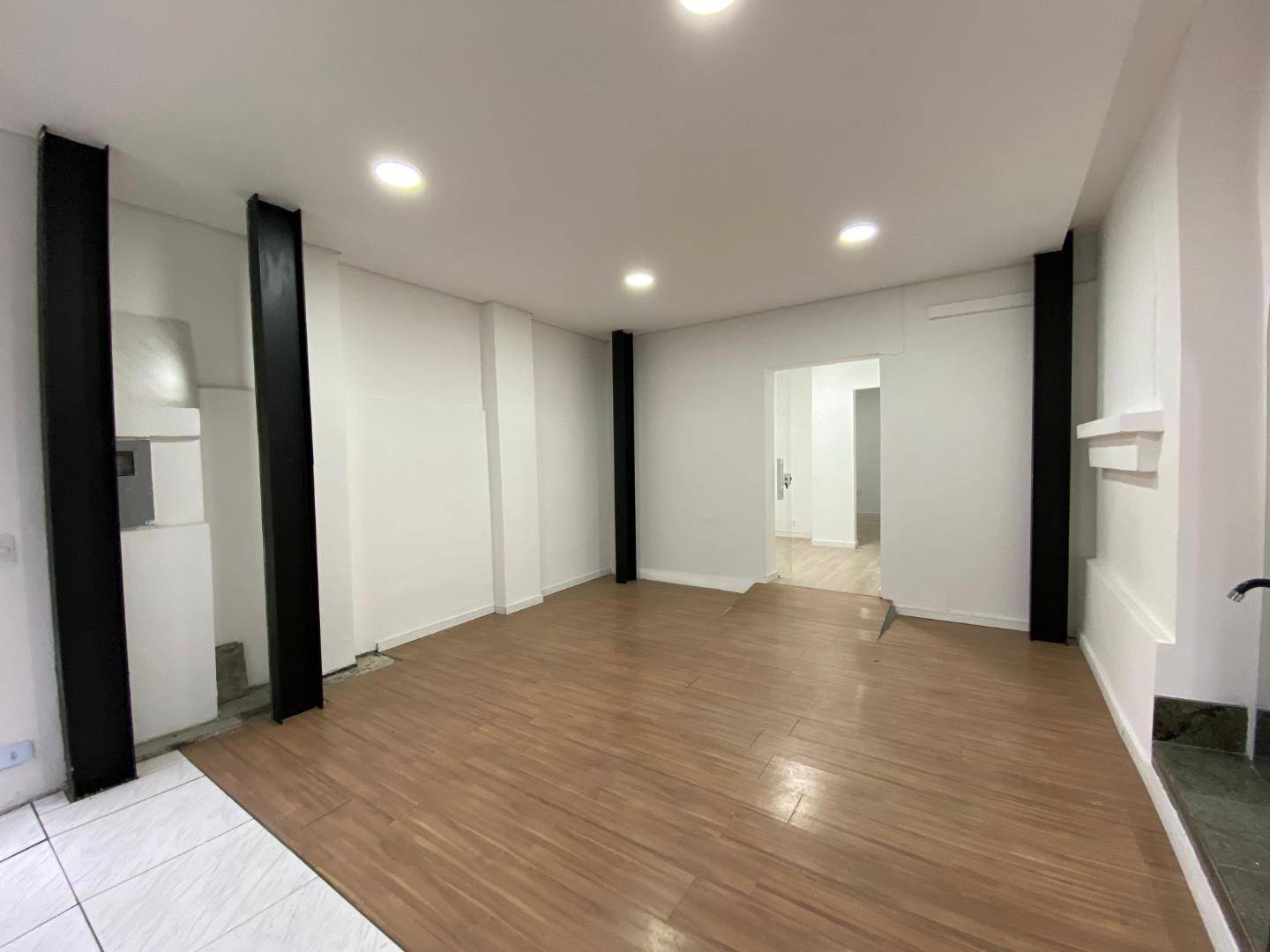 Loja para locacao no Centro em Curitiba com 48m² por R$ 2.250,00