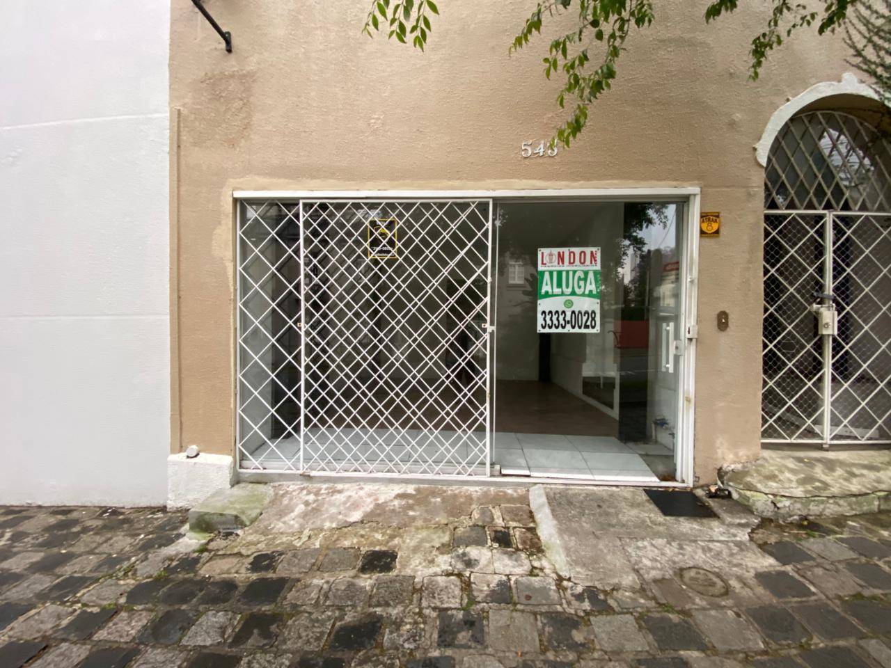 Loja para locacao no Centro em Curitiba com 48m² por R$ 2.250,00