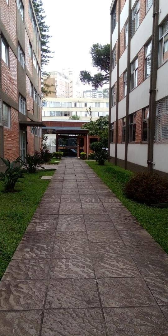 Apartamento para locacao no Batel em Curitiba com 98m² por R$ 4.375,00