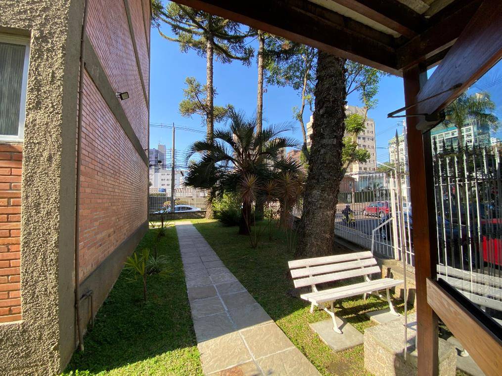 Apartamento para locacao no Batel em Curitiba com 98m² por R$ 4.375,00
