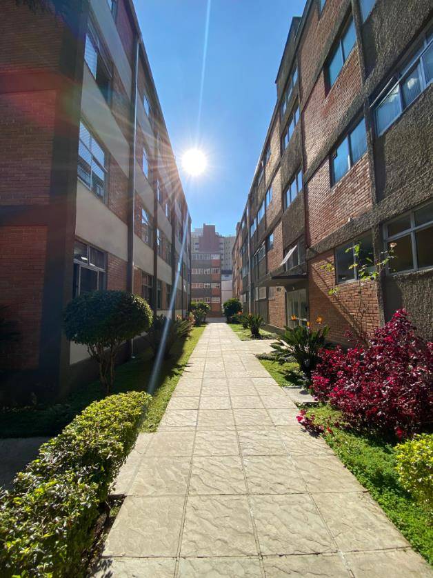 Apartamento para locacao no Batel em Curitiba com 98m² por R$ 4.375,00