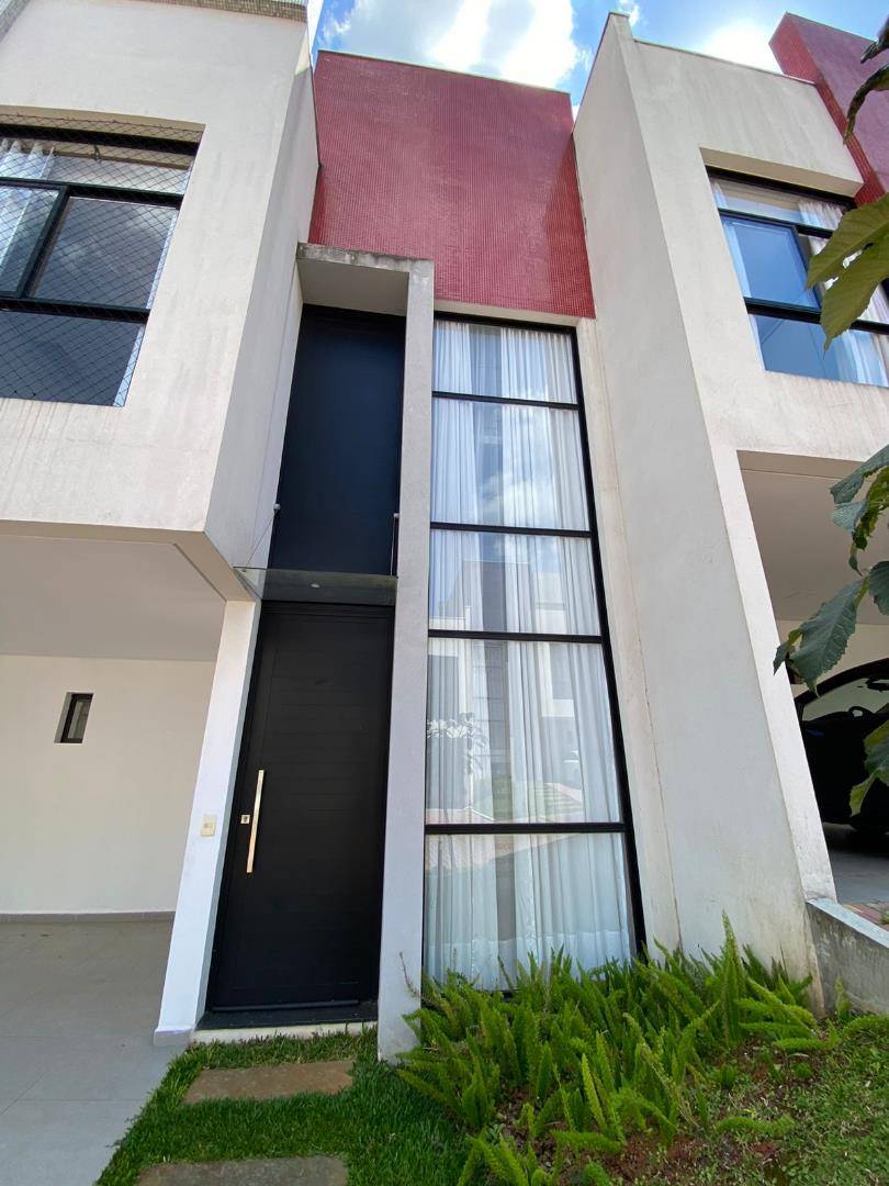 Sobrado Triplex para locacao no Santo Inacio em Curitiba com 277m² por R$ 8.750,00