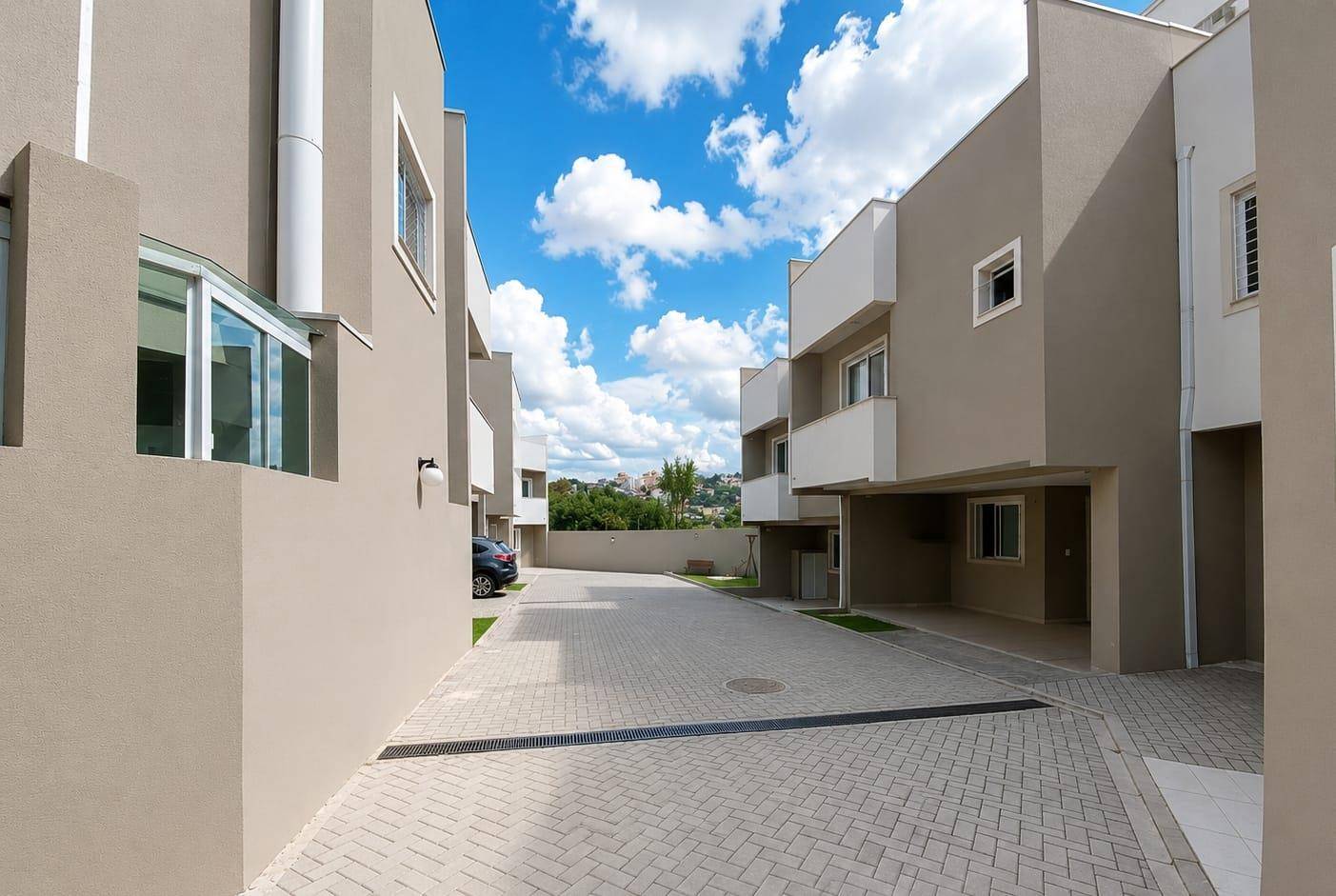 Sobrado Cond Fechado para locacao no Campo Comprido em Curitiba com 140m² por R$ 6.125,00