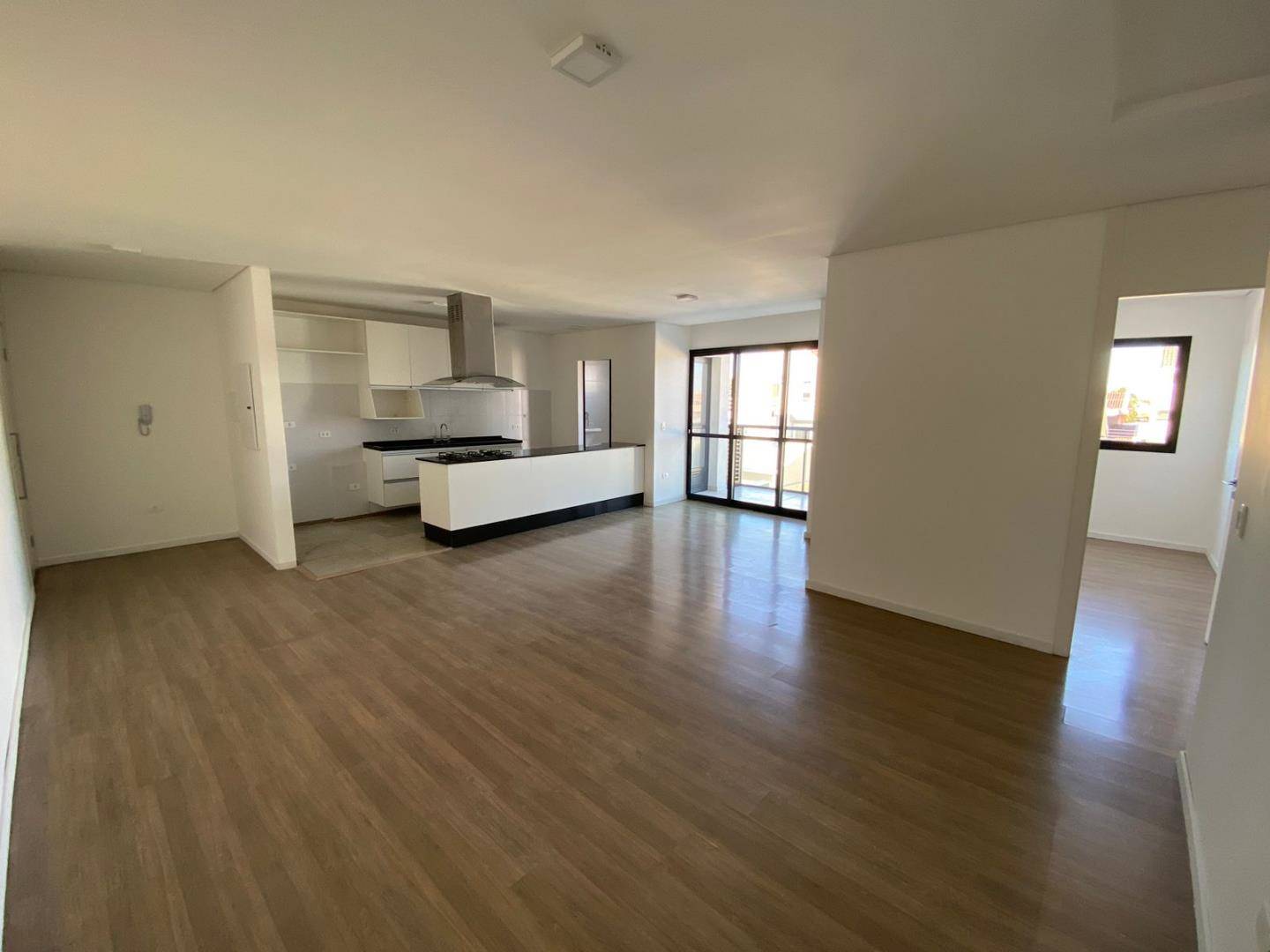 Apartamento para locacao no Santo Inacio em Curitiba com 115m² por R$ 6.875,00
