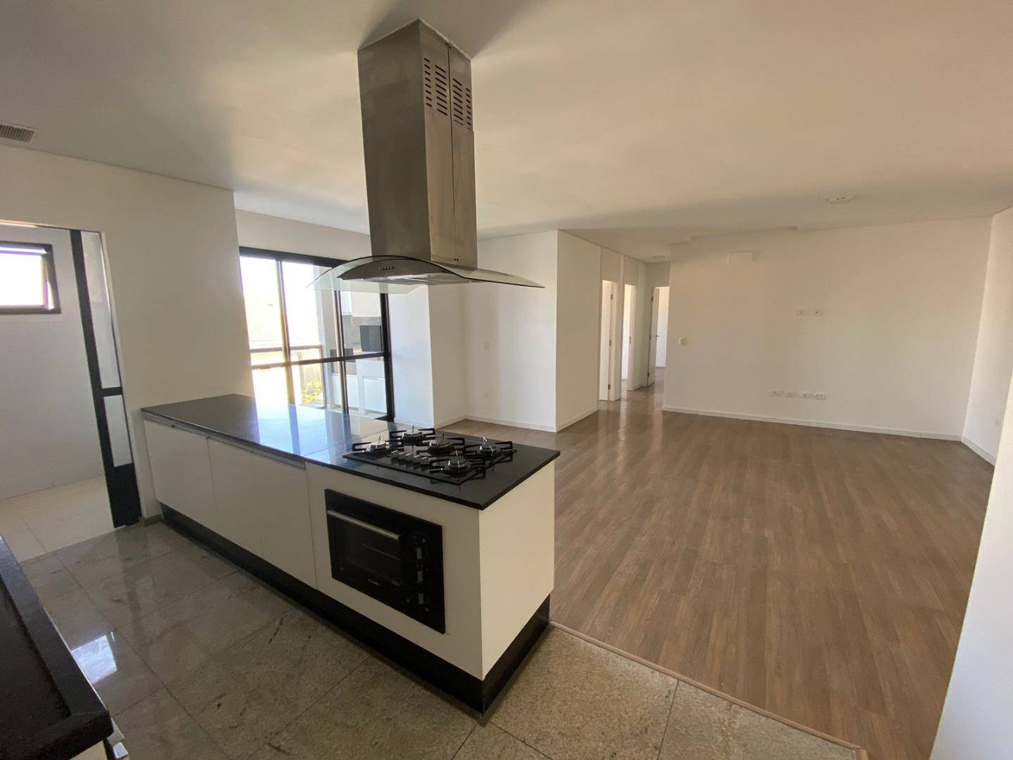 Apartamento para locacao no Santo Inacio em Curitiba com 115m² por R$ 6.875,00