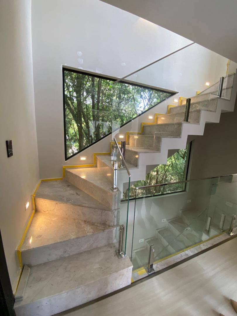 Sobrado Cond Fechado para locacao no Santo Inacio em Curitiba com 172m² por R$ 14.250,00
