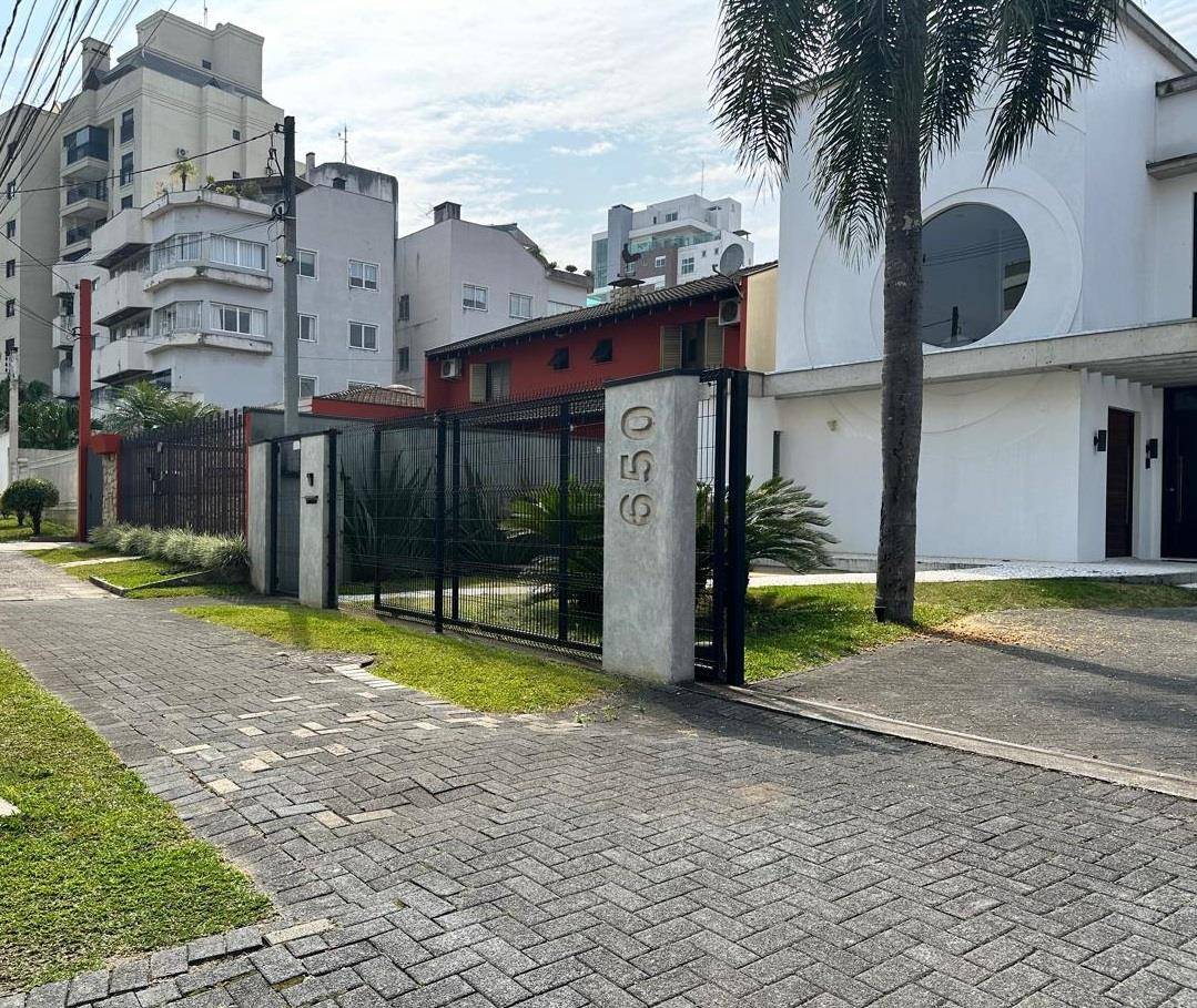 Cjto Comercial/sala para locacao no Alto da Gloria em Curitiba com 106m² por R$ 8.125,00
