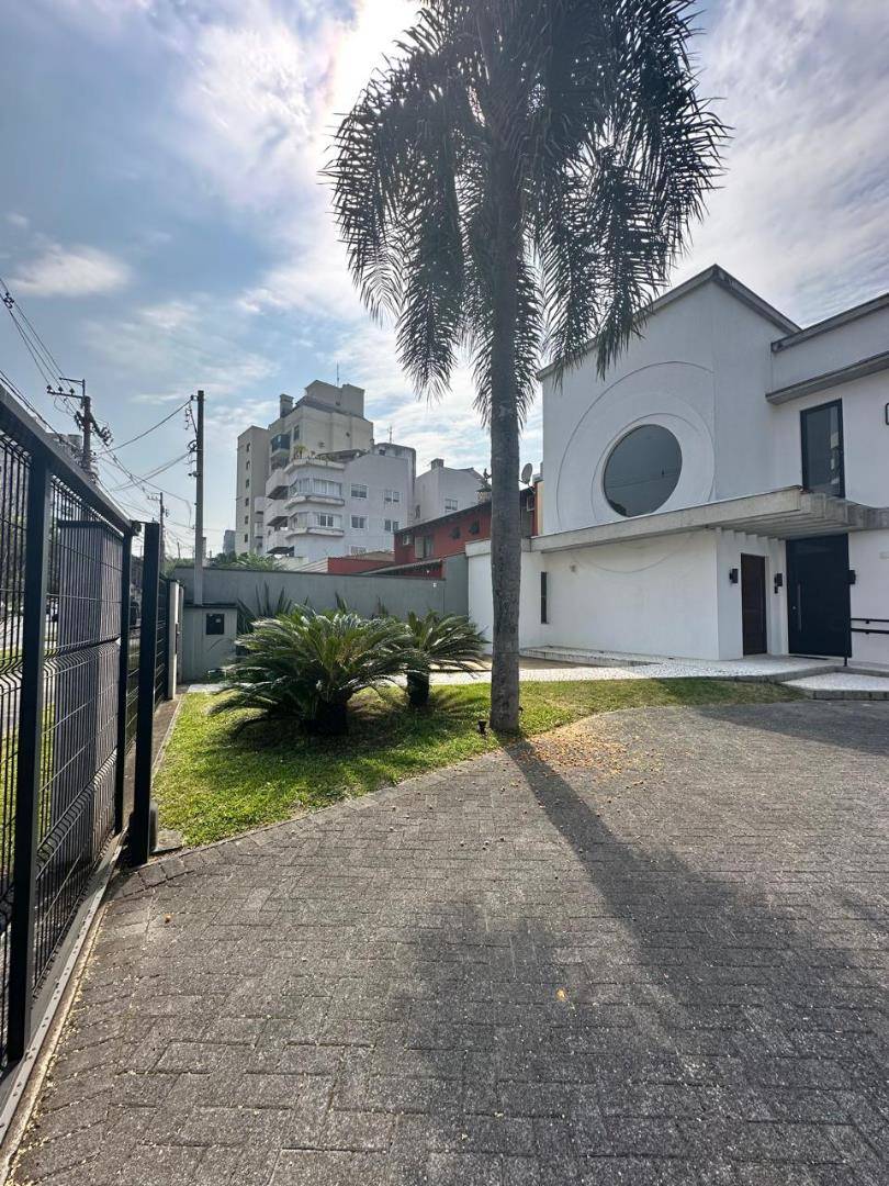 Cjto Comercial/sala para locacao no Alto da Gloria em Curitiba com 106m² por R$ 8.125,00