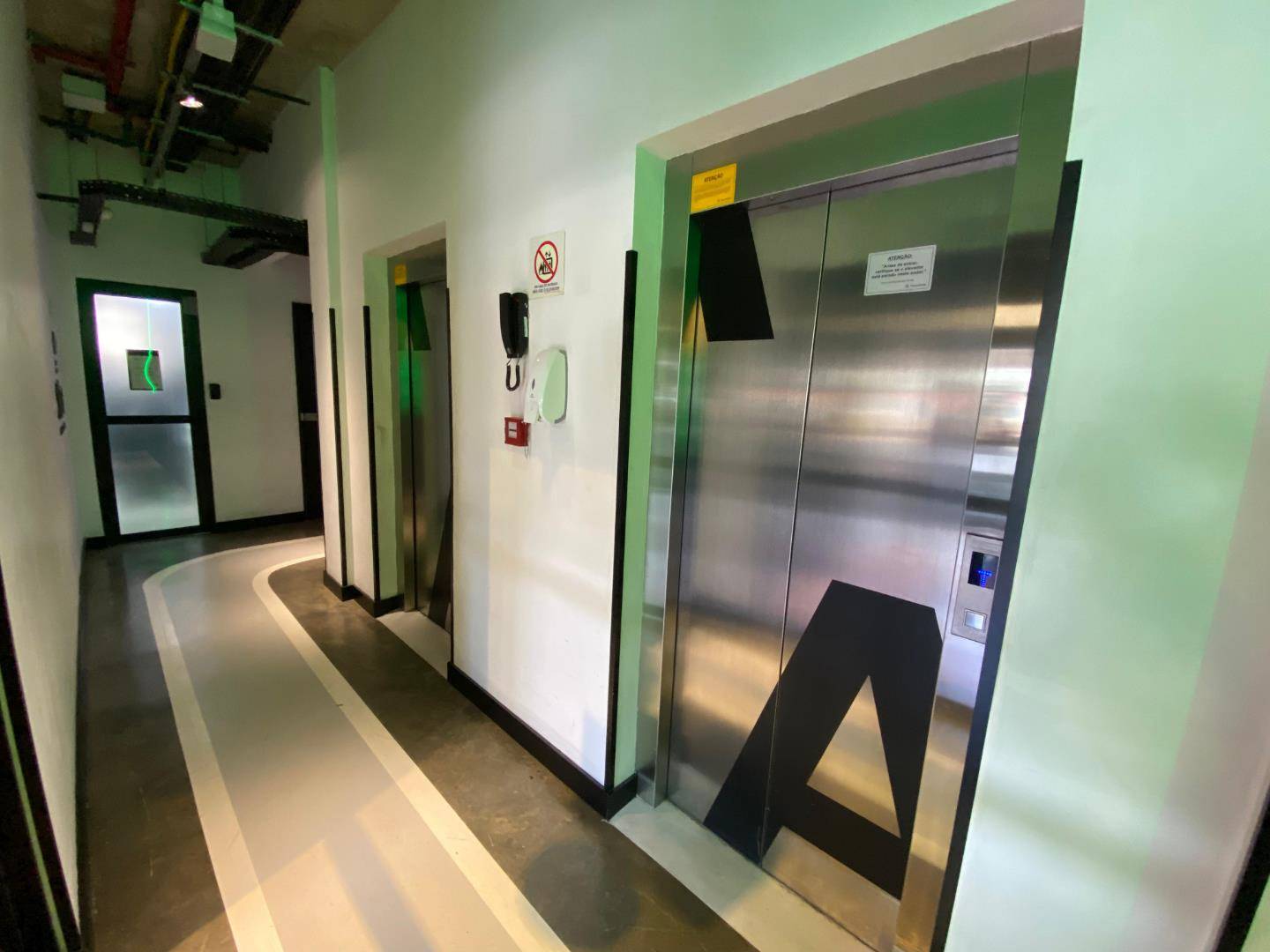 Studio para locacao no Prado Velho em Curitiba com 35m² por R$ 3.000,00