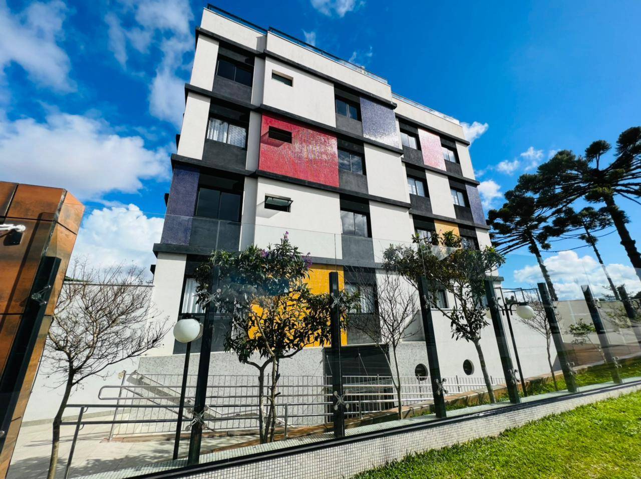 Apartamento para locacao no Santo Inacio em Curitiba com 110m² por R$ 5.875,00