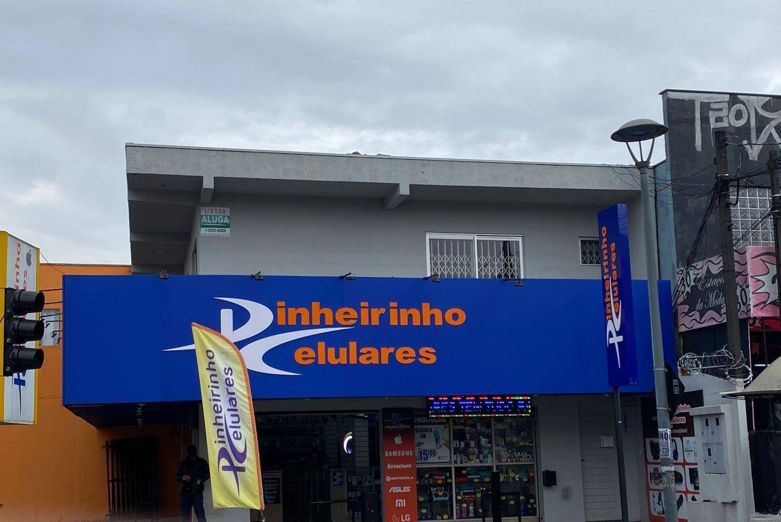 Apartamento para locacao no Sitio Cercado em Curitiba com 70m² por R$ 1.812,00
