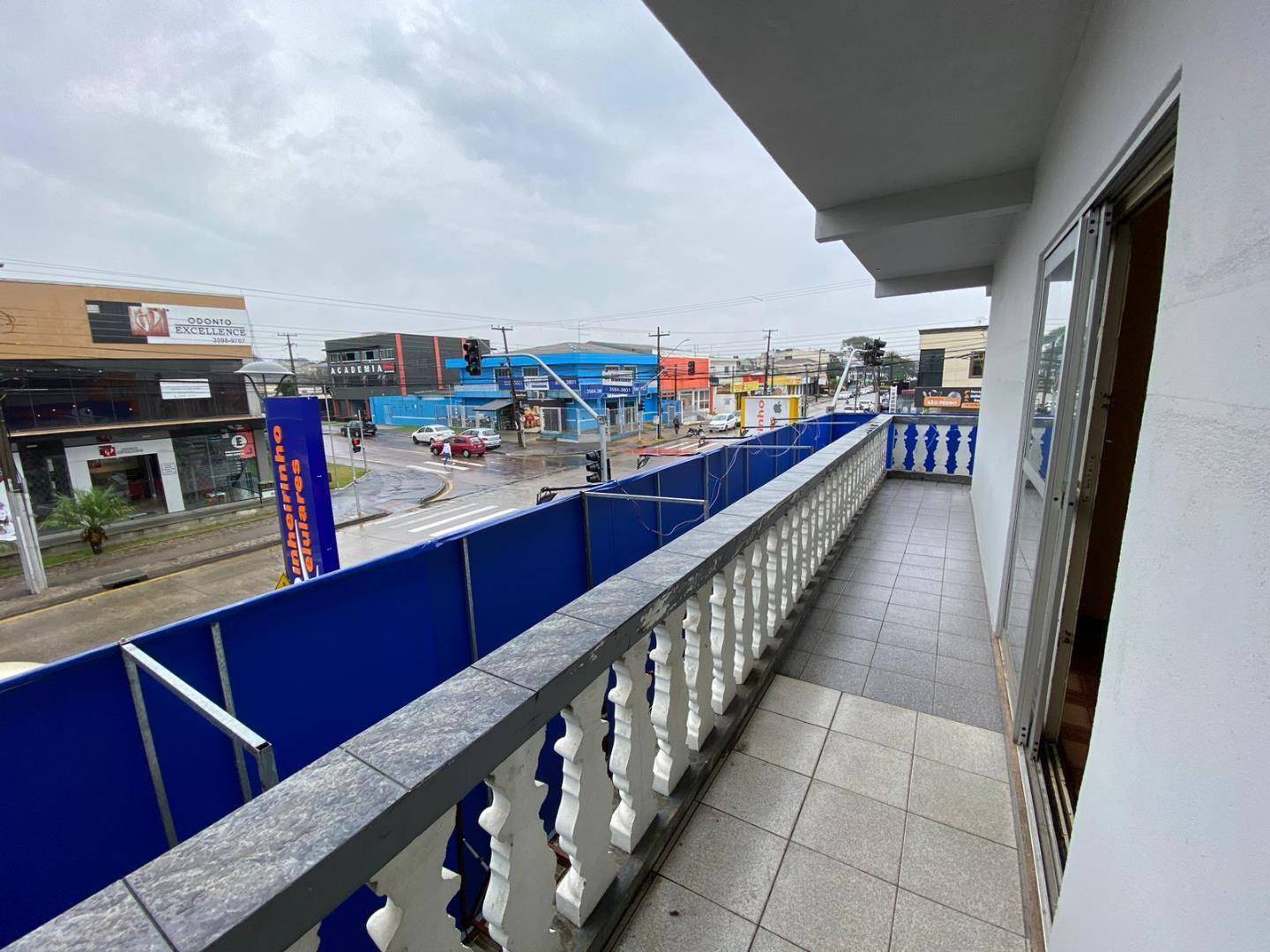 Cjto Comercial/sala para locacao no Sitio Cercado em Curitiba com 70m² por R$ 1.875,00
