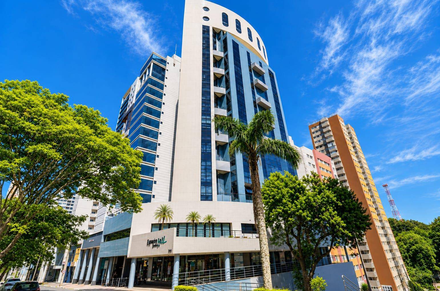 Loft para locacao no Bigorrilho em Curitiba com 65m² por R$ 5.562,00