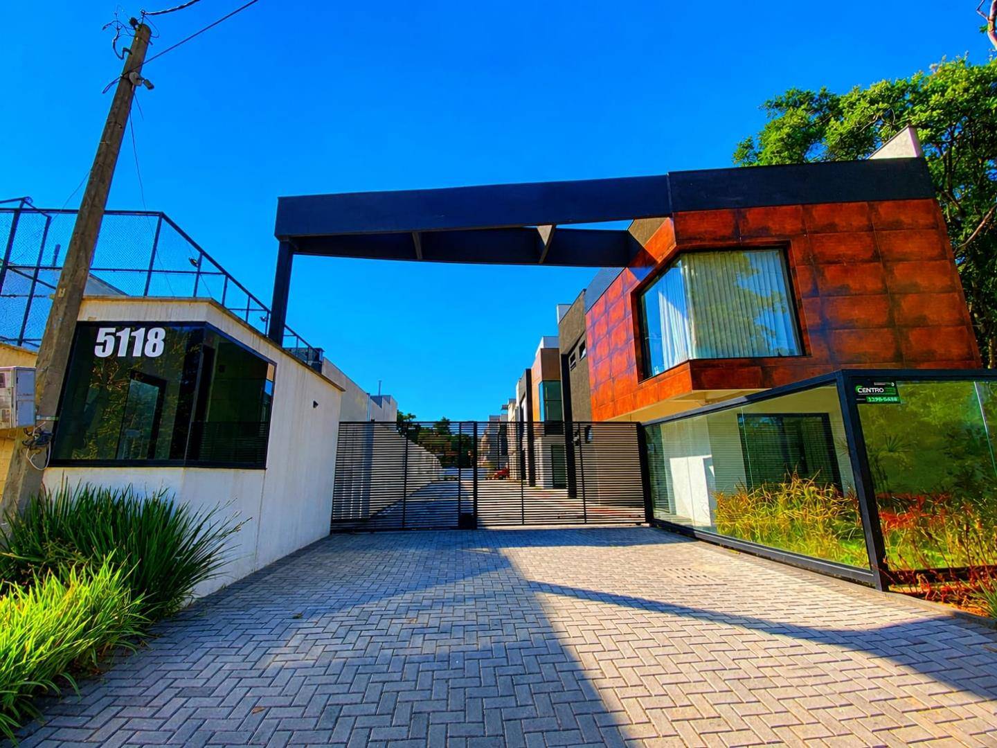 Casa Cond Fechado para locacao no Santo Inacio em Curitiba com 191m² por R$ 15.000,00