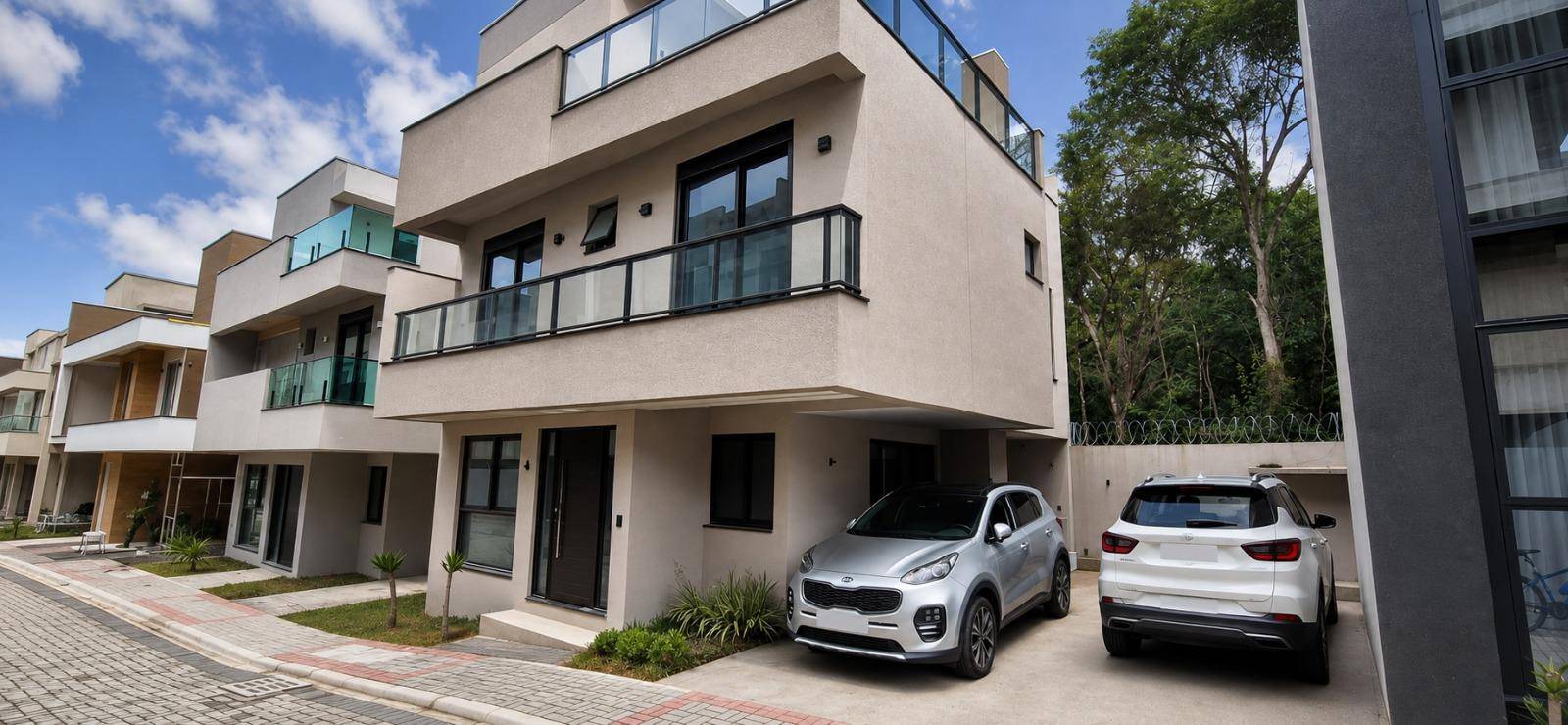 Casa Cond Fechado para locacao no Santo Inacio em Curitiba com 191m² por R$ 15.000,00