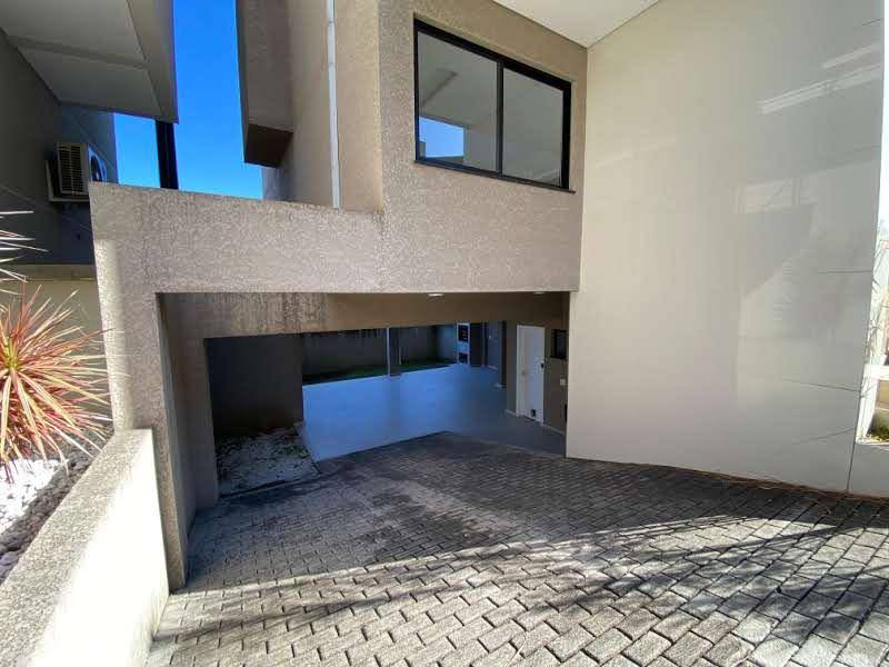 Sobrado Cond Fechado para locacao no Campo Comprido em Curitiba com 295m² por R$ 17.500,00