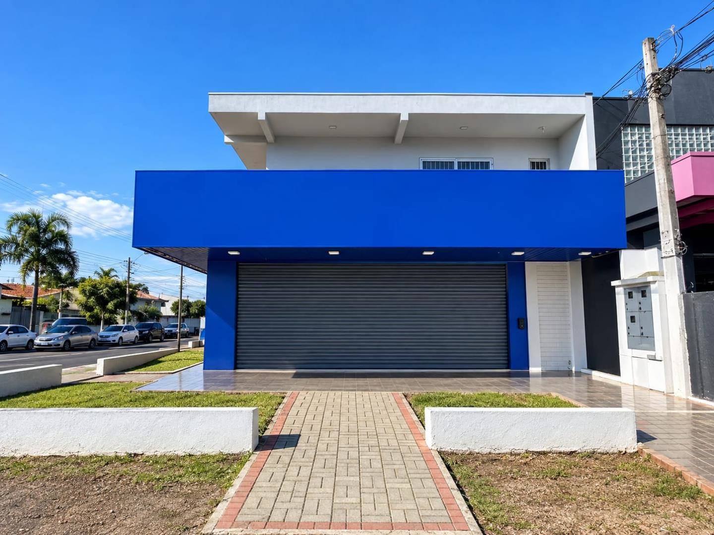Apartamento para locacao no Sitio Cercado em Curitiba com 70m² por R$ 2.500,00