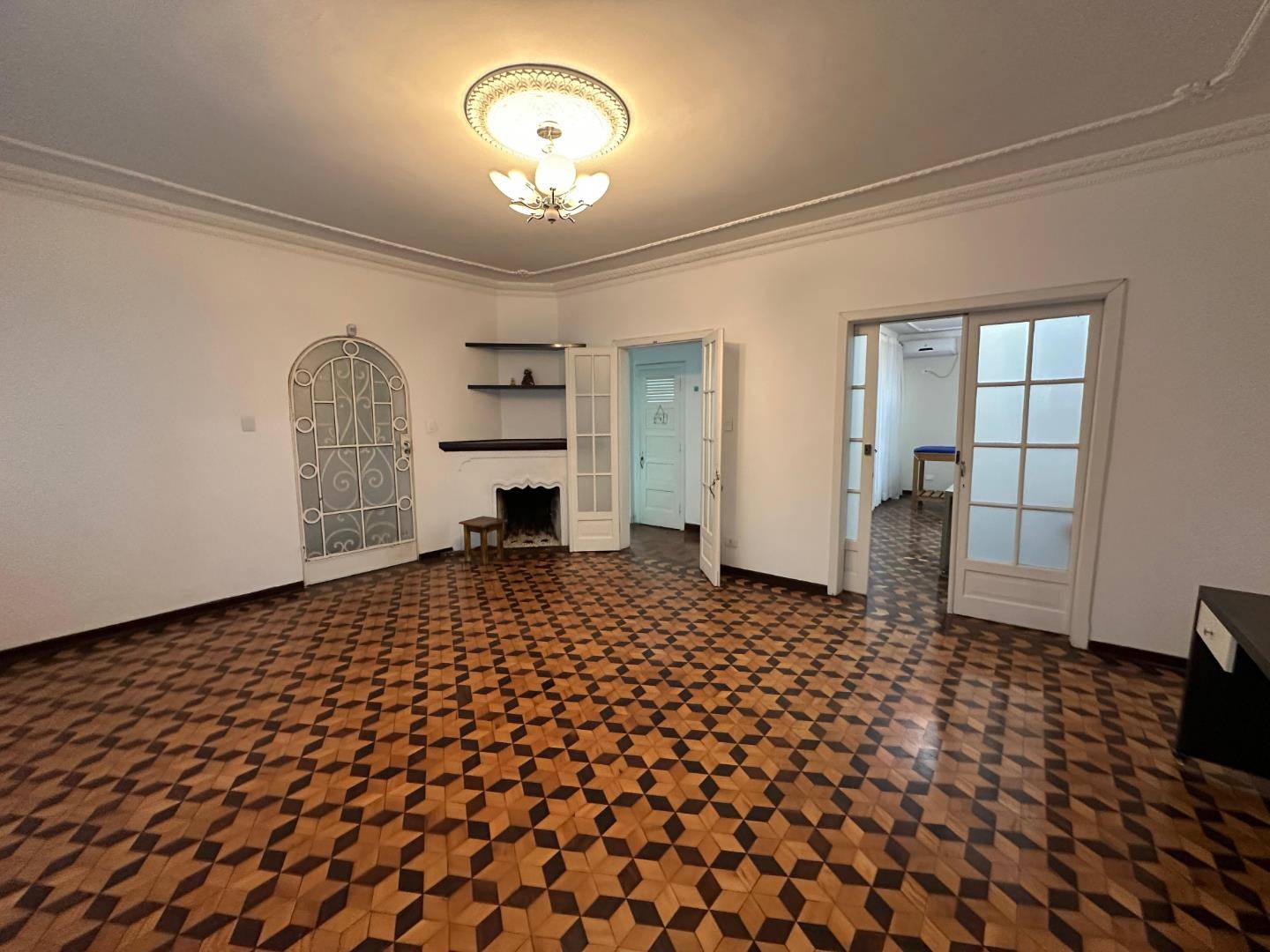 Casa Comercial para locacao no Centro em Curitiba com 230m² por R$ 6.250,00