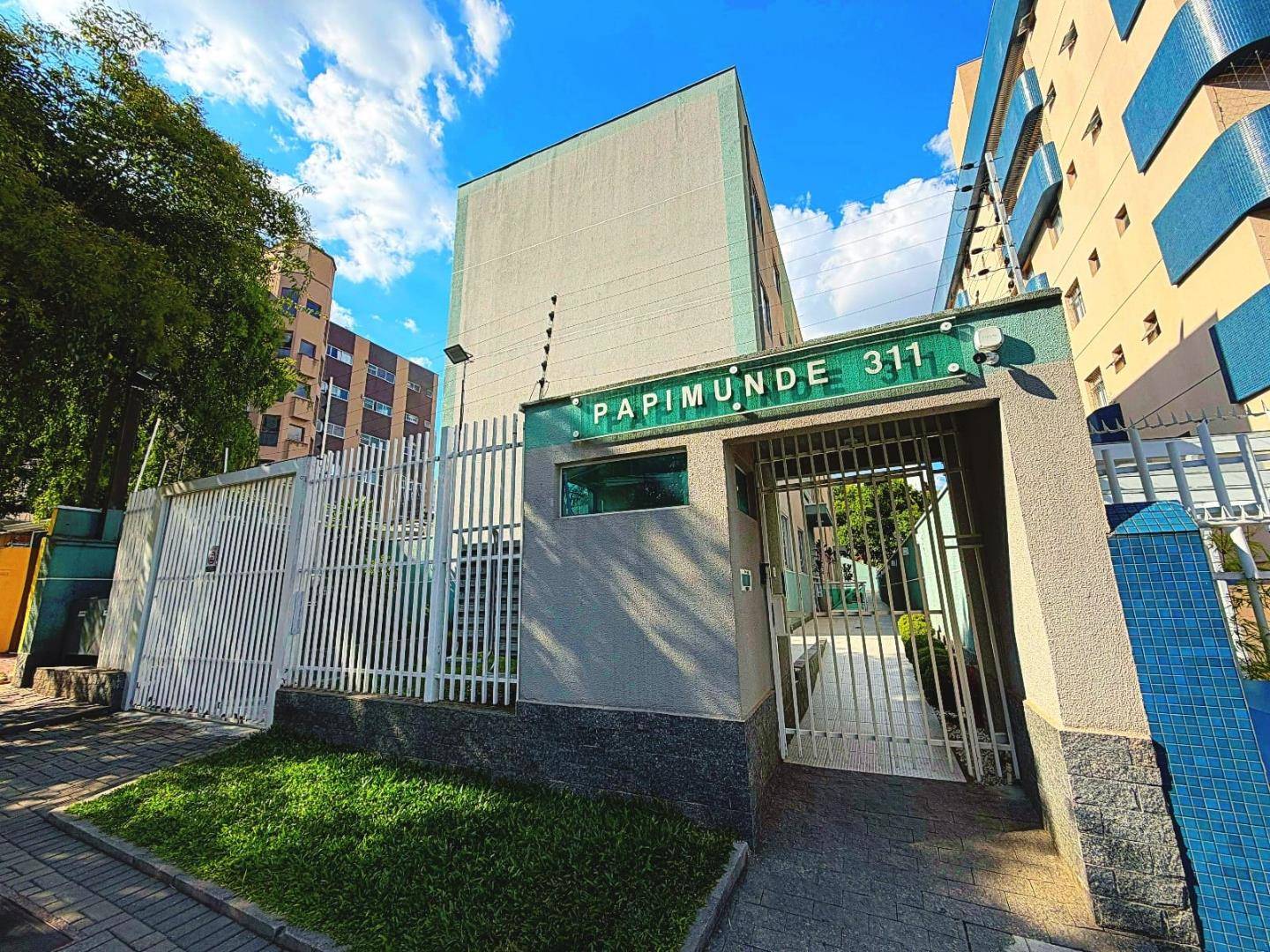 Apartamento para locacao no Agua Verde em Curitiba com 70m² por R$ 3.125,00