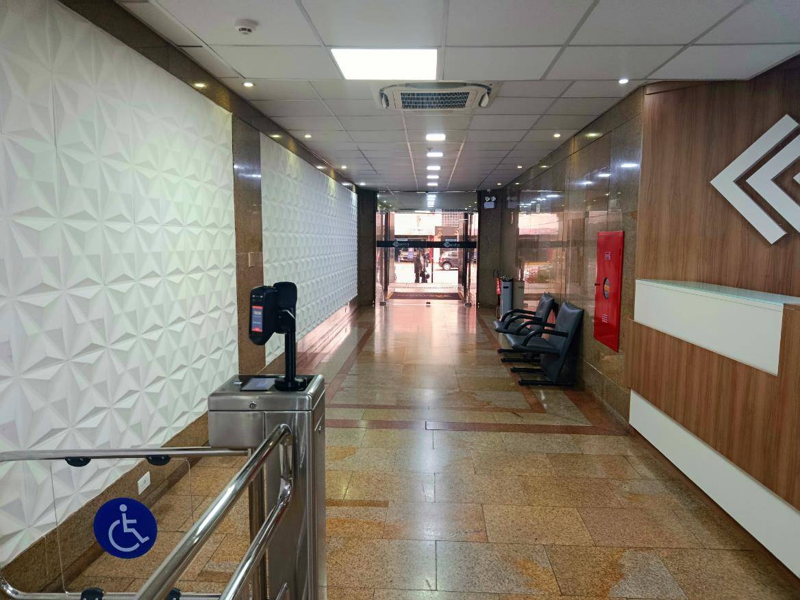 Cjto Comercial/sala para locacao no Centro em Curitiba com 436m² por R$ 23.100,00