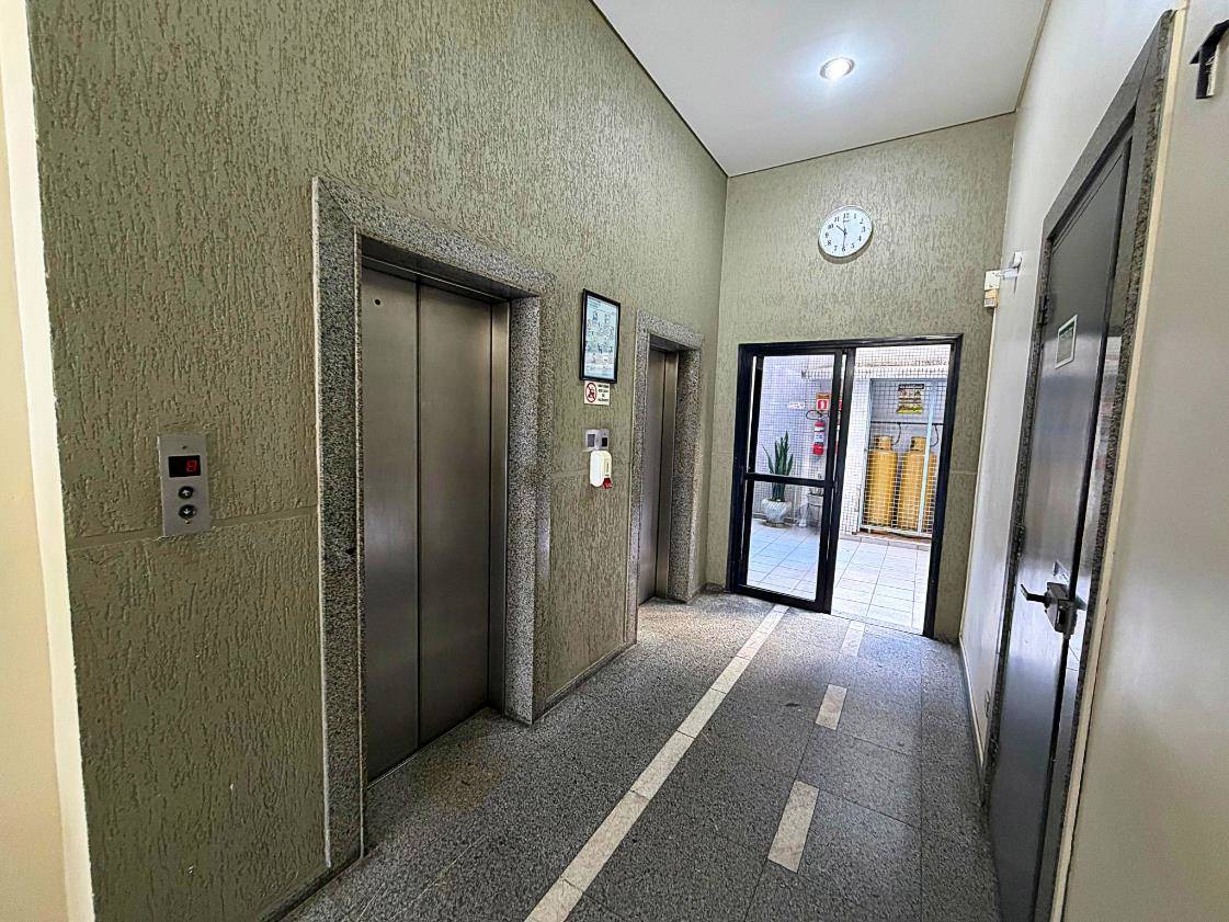Cjto Comercial/sala para locacao no Reboucas em Curitiba com 220m² por R$ 5.000,00