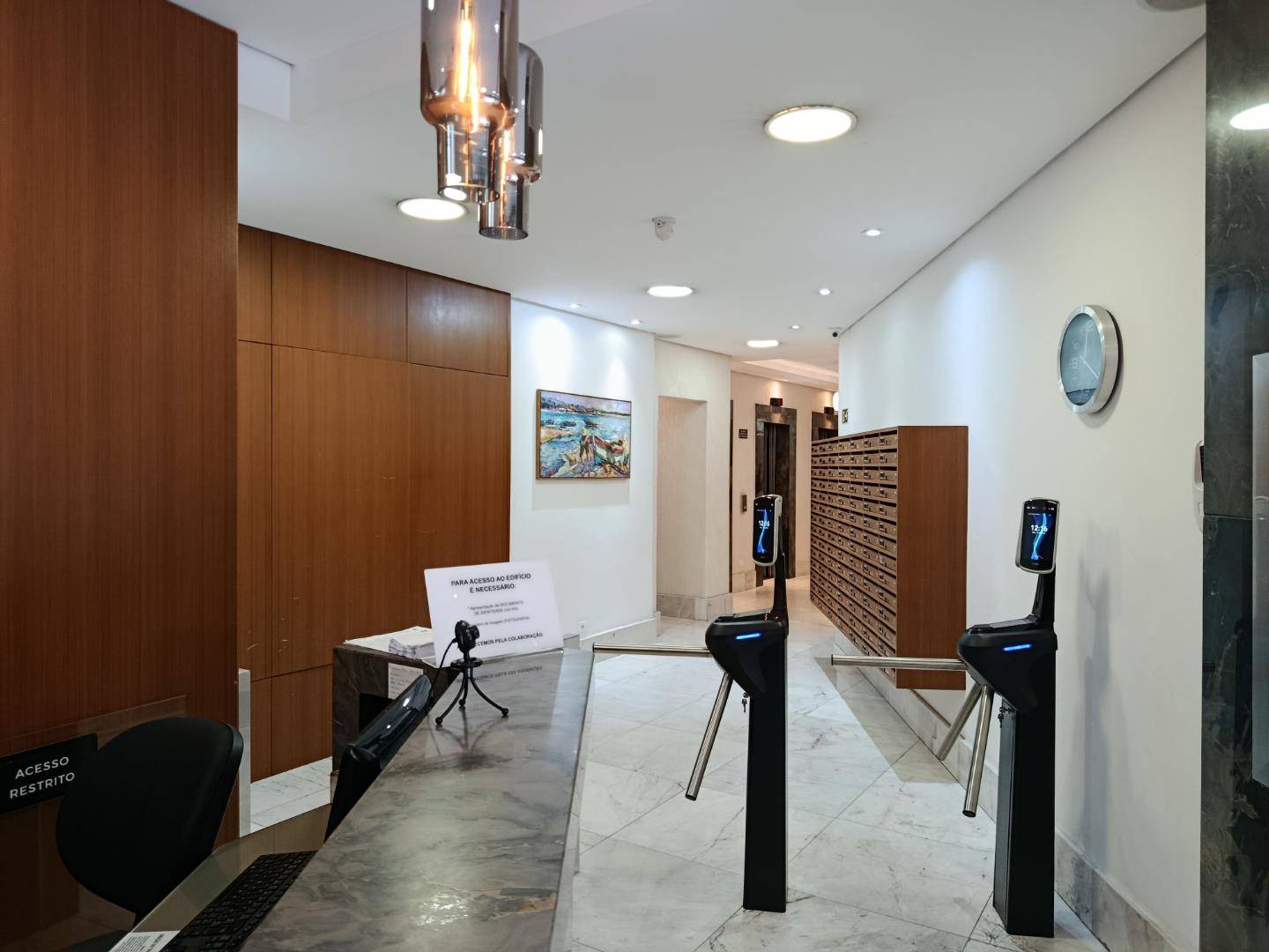Cjto Comercial/sala para locacao no Centro em Curitiba com 42m² por R$ 1.062,00
