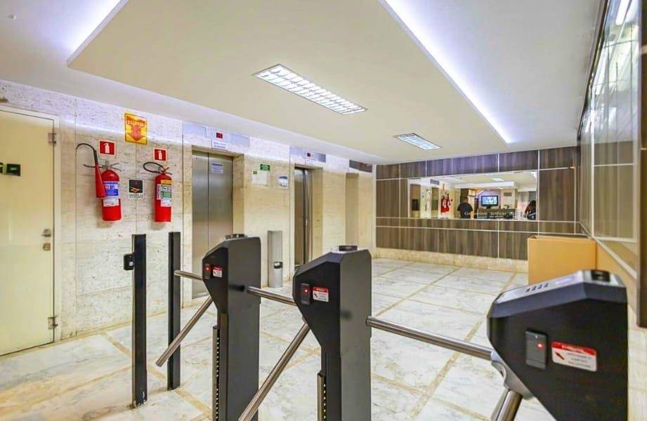 Cjto Comercial/sala para locacao no Centro em Curitiba com 40m² por R$ 875,00