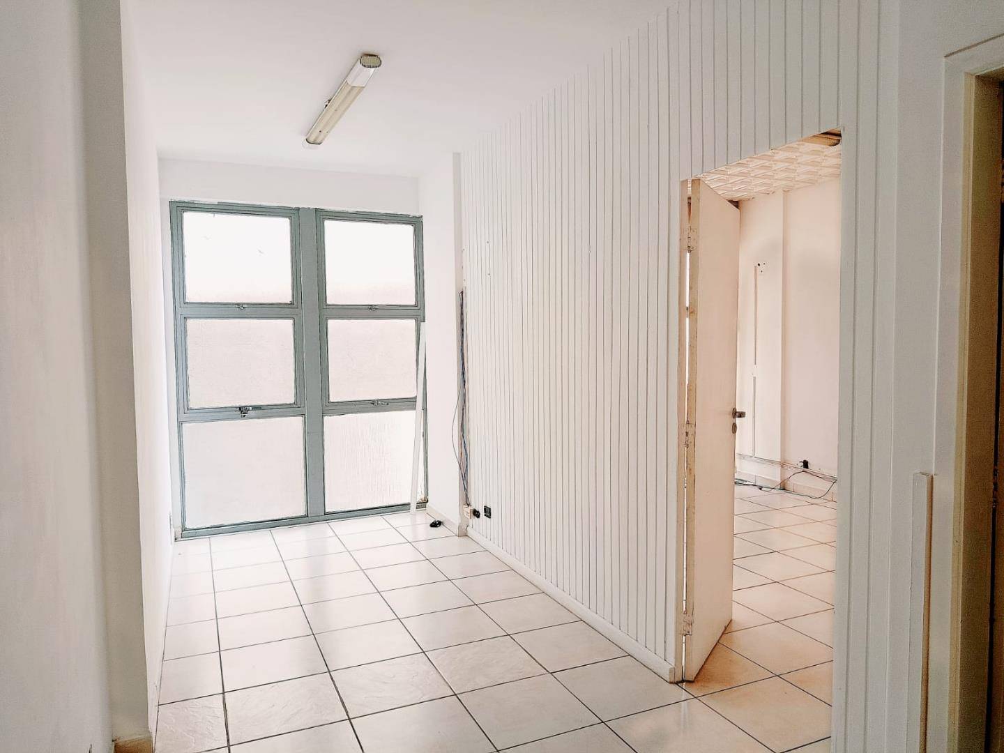 Cjto Comercial/sala para locacao no Centro em Curitiba com 40m² por R$ 875,00