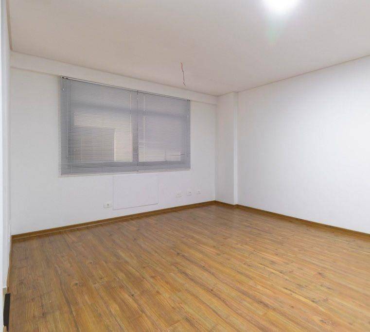 Cjto Comercial/sala para locacao no Agua Verde em Curitiba com 34m² por R$ 1.490,00