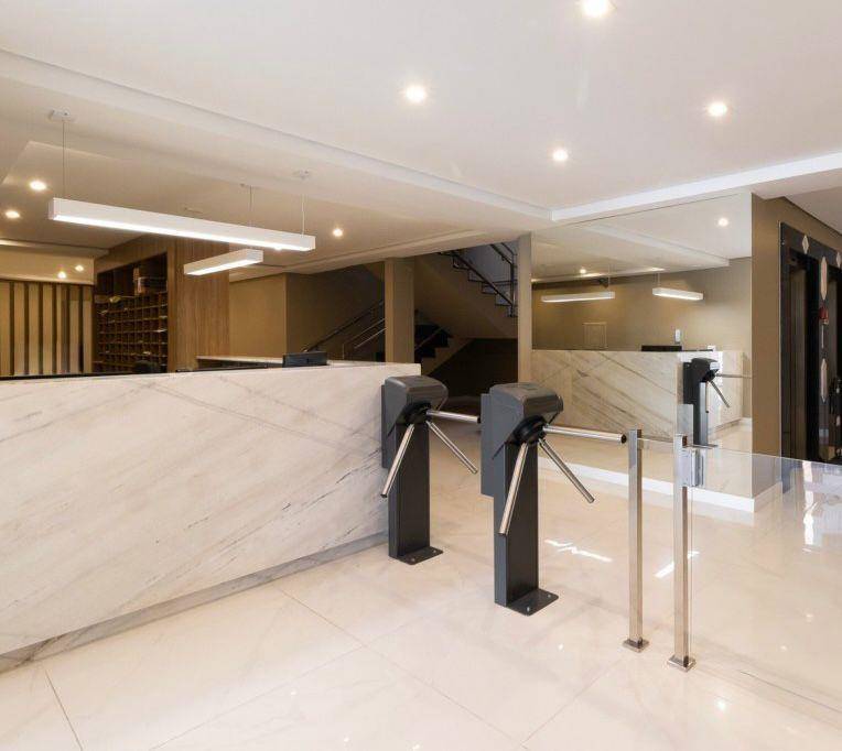 Cjto Comercial/sala para locacao no Agua Verde em Curitiba com 34m² por R$ 1.490,00