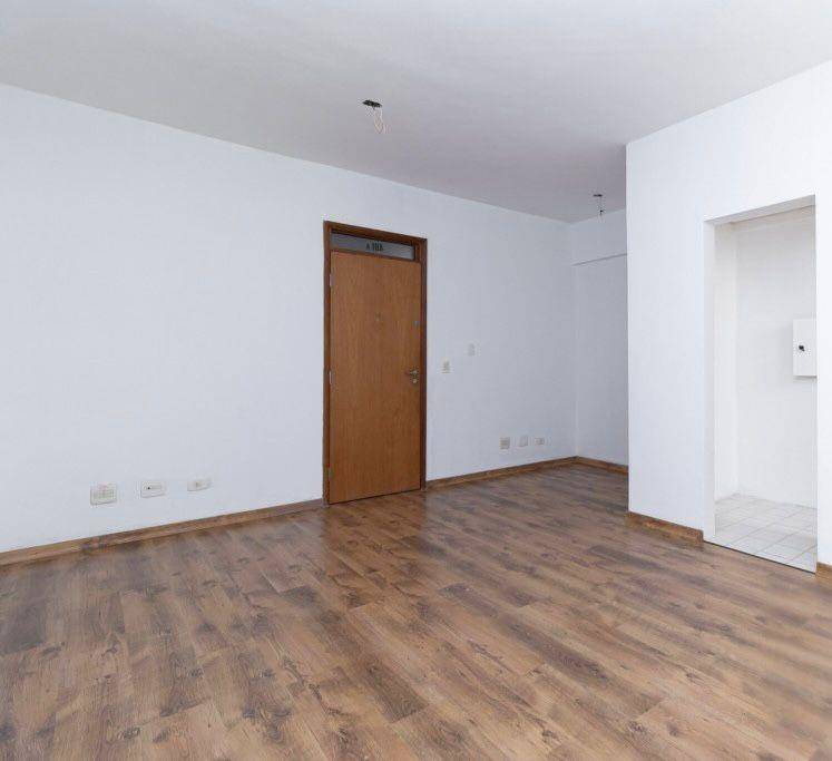 Cjto Comercial/sala para locacao no Agua Verde em Curitiba com 35m² por R$ 1.490,00