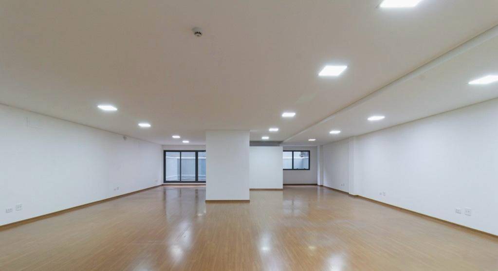 Cjto Comercial/sala para locacao no Cabral em Curitiba com 139m² por R$ 7.670,00