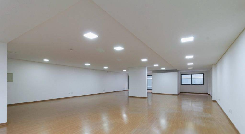 Cjto Comercial/sala para locacao no Cabral em Curitiba com 139m² por R$ 7.670,00