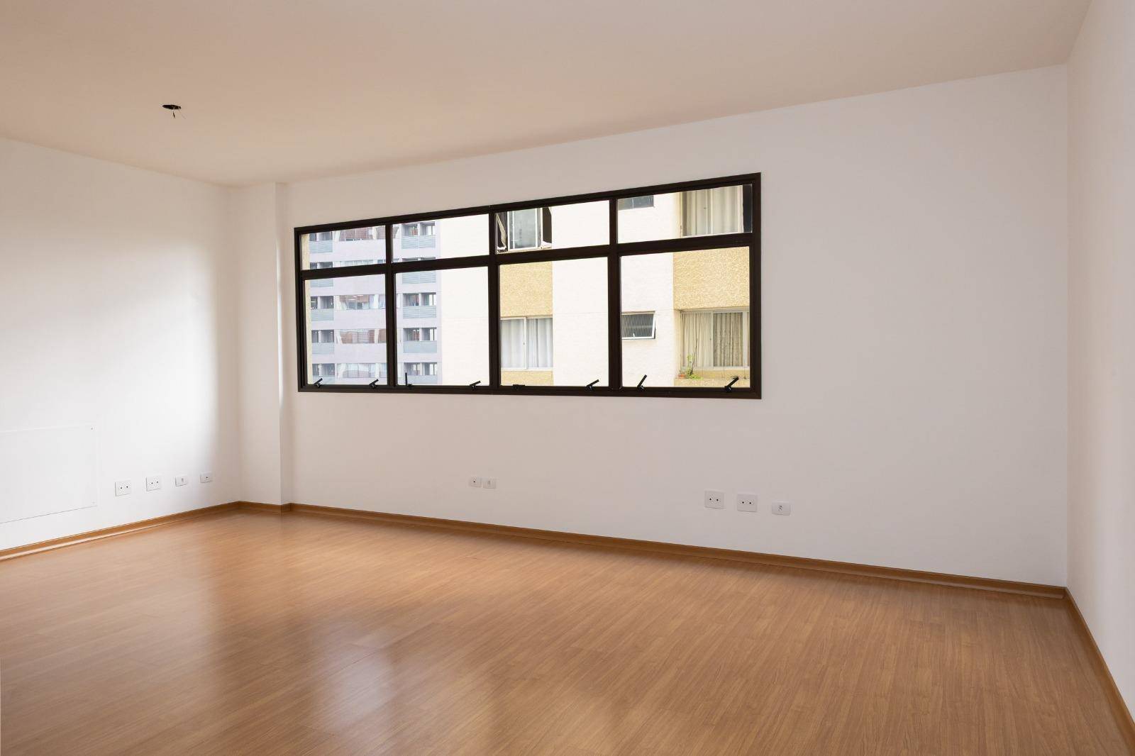 Cjto Comercial/sala para locacao no Agua Verde em Curitiba com 36m² por R$ 1.998,00