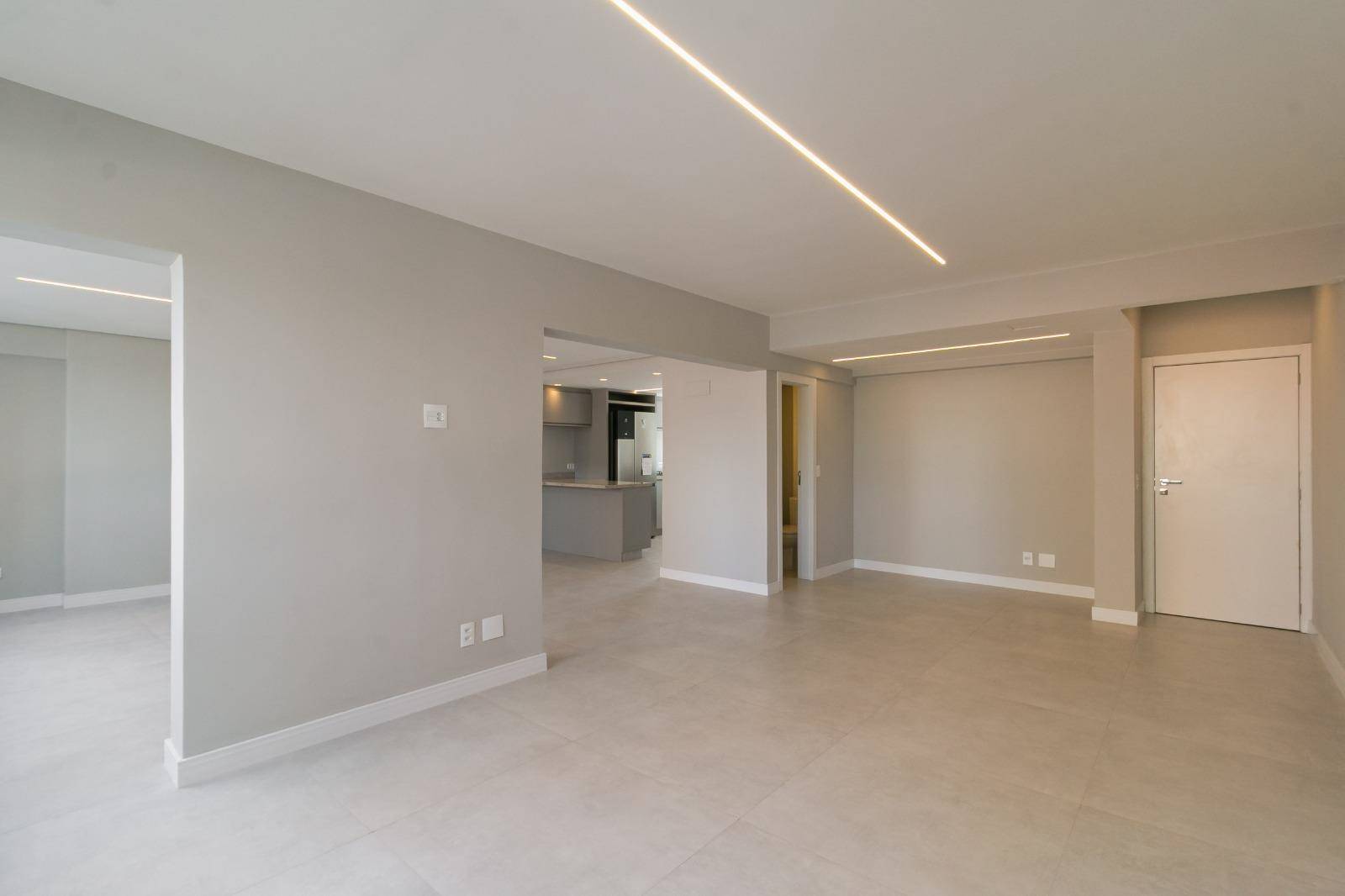 Apartamento para locacao no Juveve em Curitiba com 98m² por R$ 3.260,00