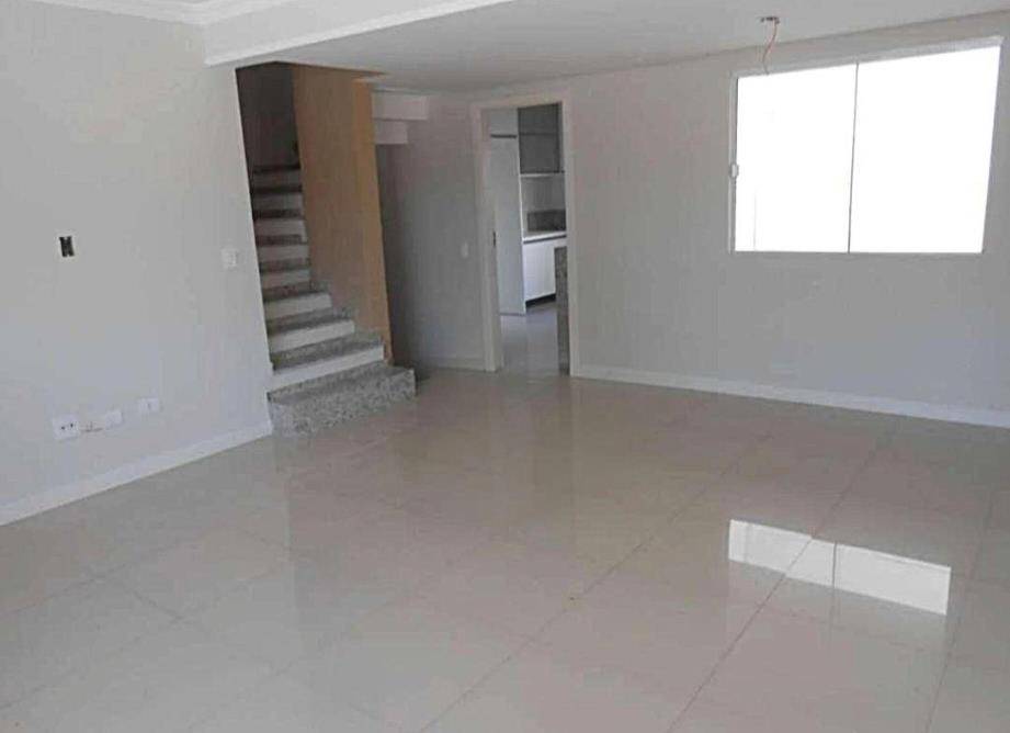 Sobrado Cond Fechado para locacao no Pilarzinho em Curitiba com 214m² por R$ 6.125,00
