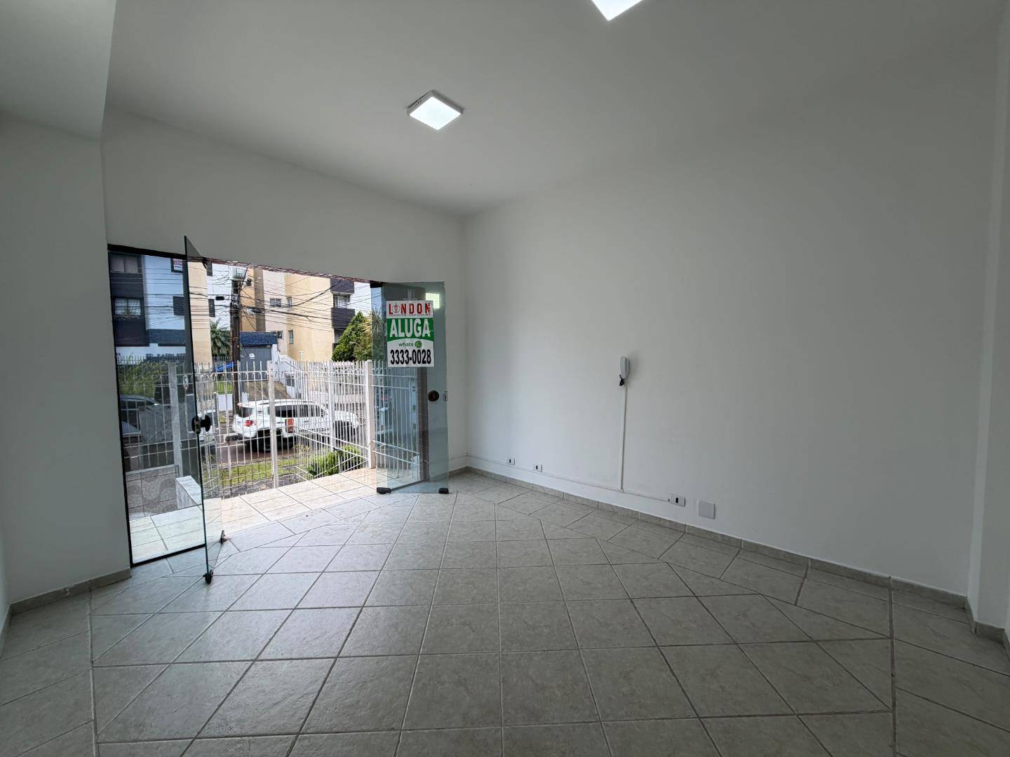 Loja para locacao no Centro em Curitiba com 85m² por R$ 5.625,00