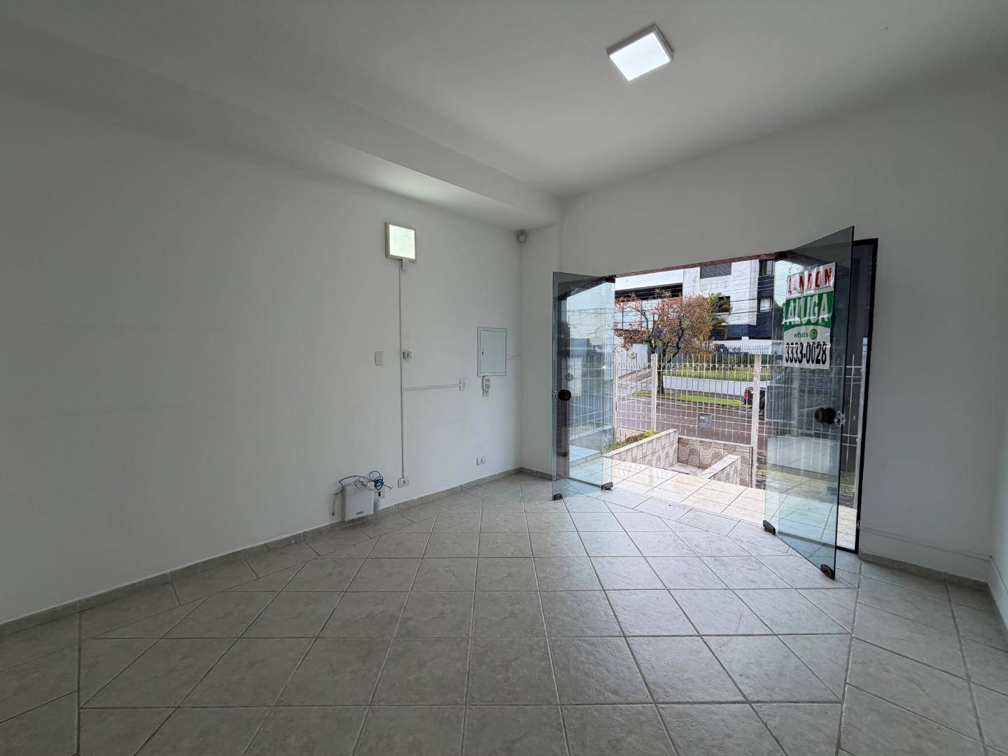 Loja para locacao no Centro em Curitiba com 85m² por R$ 4.875,00