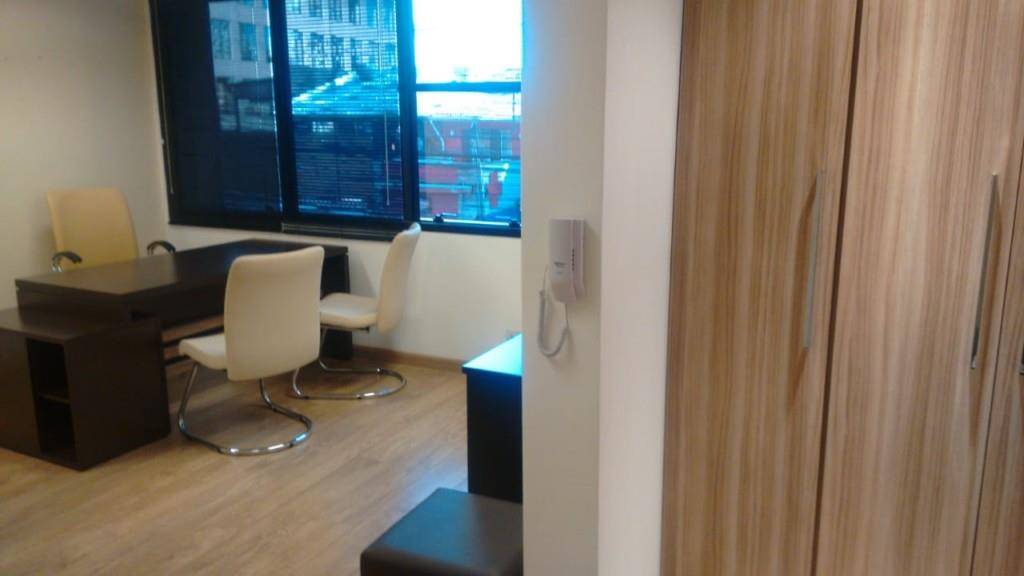 Cjto Comercial/sala para venda no Vila Olimpia em Sao Paulo com 28m² por R$ 300.000,00
