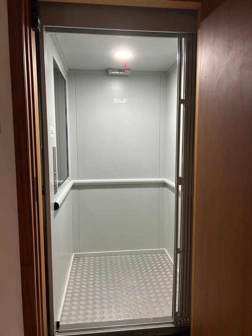 Cjto Comercial/sala para locacao no Agua Verde em Curitiba com 90m² por R$ 3.062,00