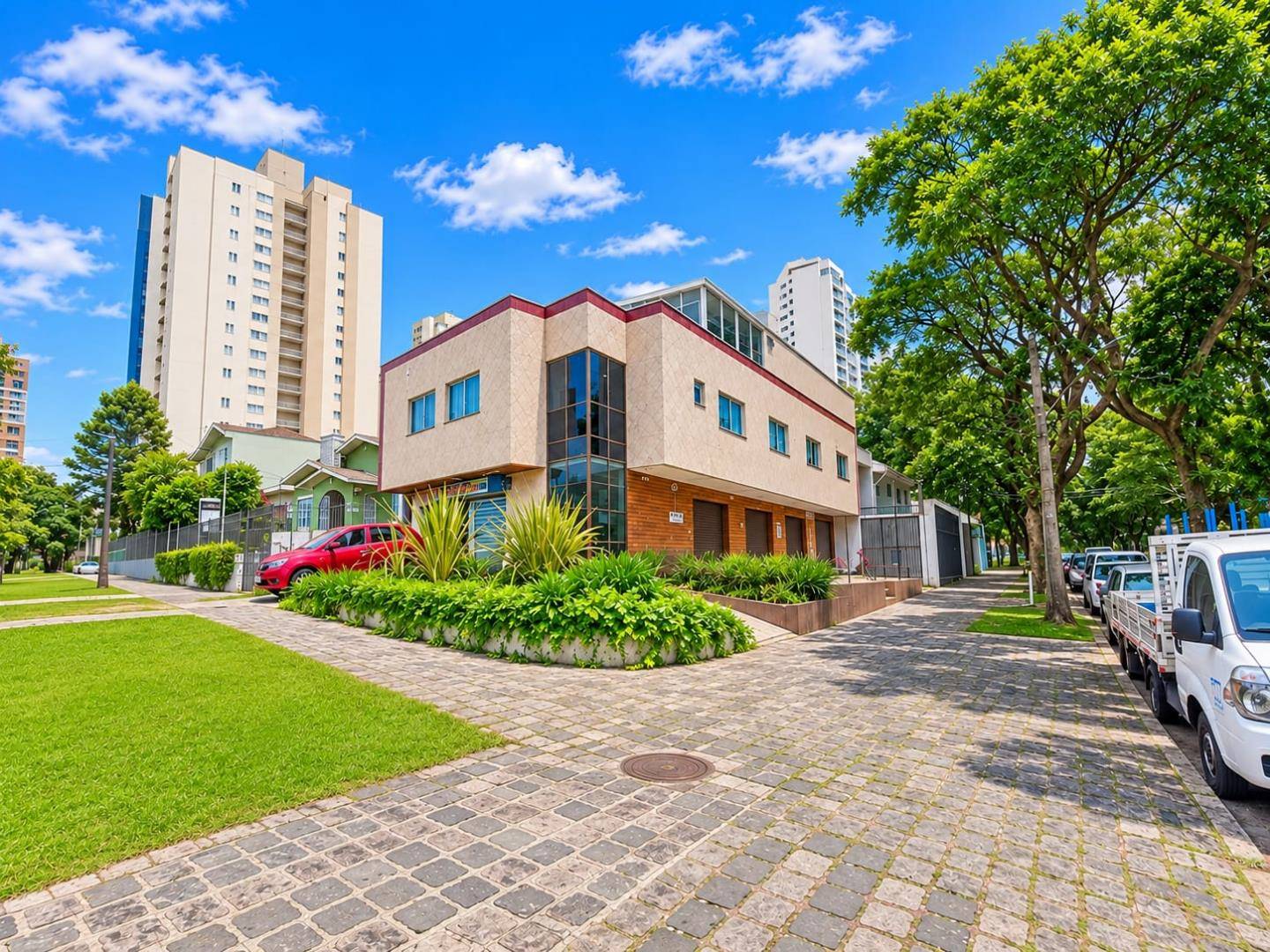Cjto Comercial/sala para locacao no Agua Verde em Curitiba com 90m² por R$ 3.125,00