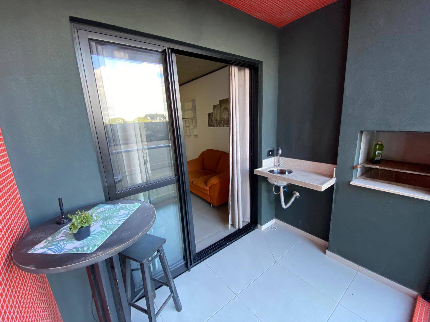 Apartamento para locacao no Prado Velho em Curitiba com 30m² por R$ 3.000,00