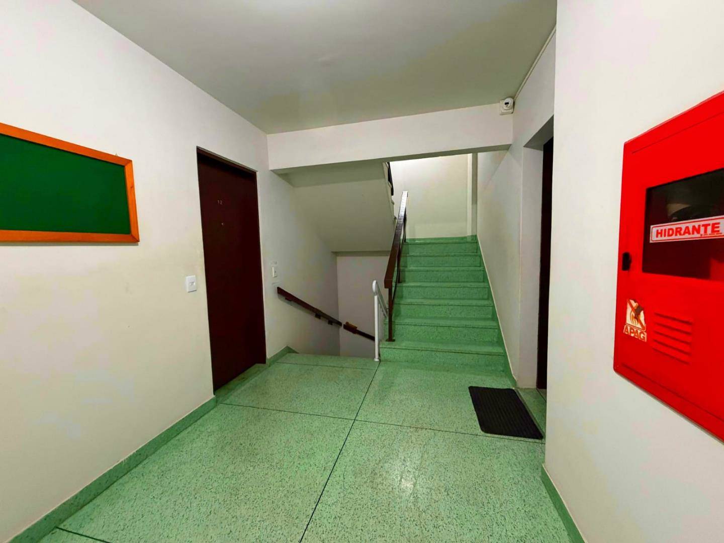 Apartamento para locacao no Agua Verde em Curitiba com 60m² por R$ 1.800,00