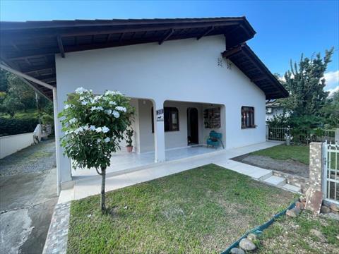 Casa Comercial no Jaragua Esquerdo em Jaragua do Sul / SC