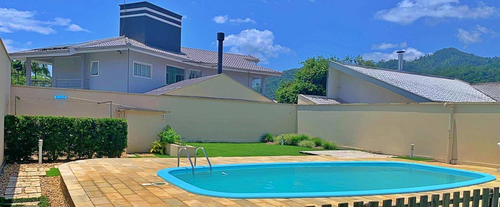Casa Residencial no Barra do Rio Cerro em Jaragua do Sul / SC