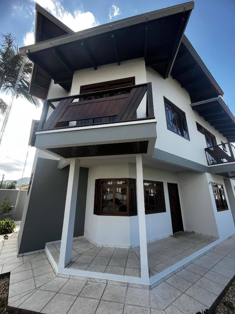 Casa Residencial no Barra do Rio Cerro em Jaragua do Sul / SC