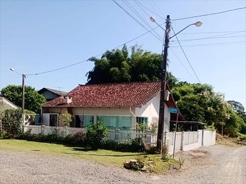 Casa Residencial no Centro em Picarras / SC