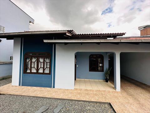 Casa Residencial no Barra do Rio Cerro em Jaragua do Sul / SC