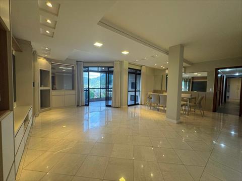 Apartamento no Centro em Jaragua do Sul / SC