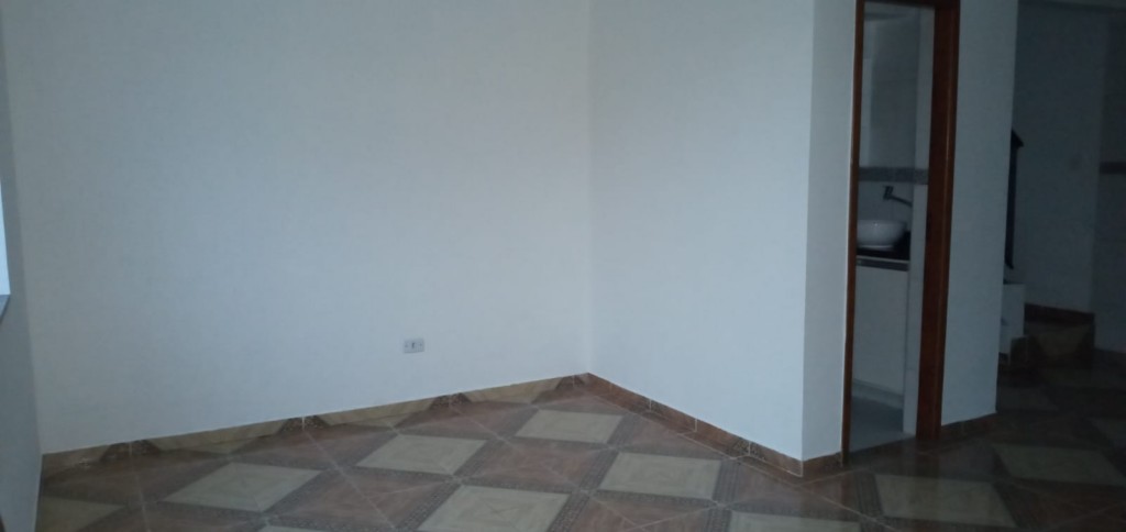 Sobrado para locacao no Iguaçú em Fazenda Rio Grande com 72m² por R$ 1.666,66